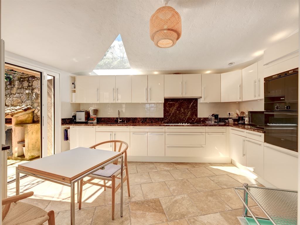 luxury villa 6 Rooms for sale on MOUANS SARTOUX (06370)