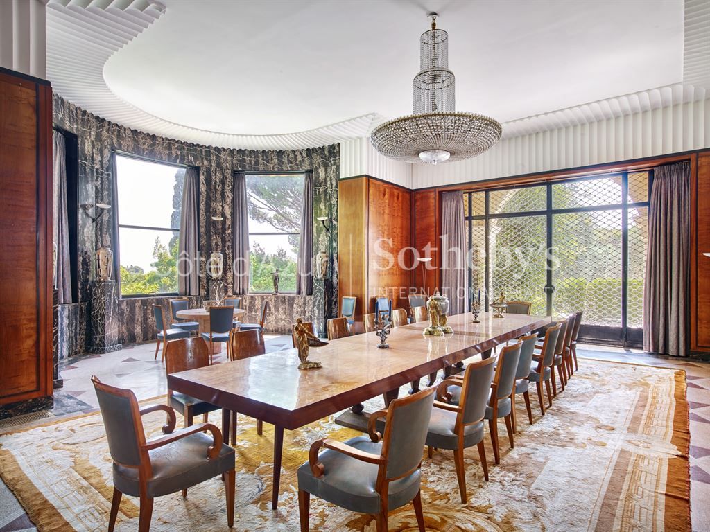 castle 39 Rooms for sale on BIOT (06410)