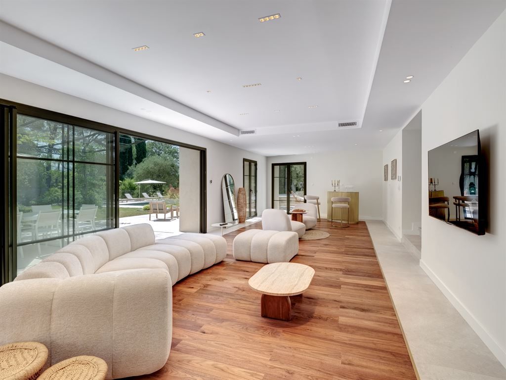 luxury provencale house 8 Rooms for sale on MOUGINS (06250)