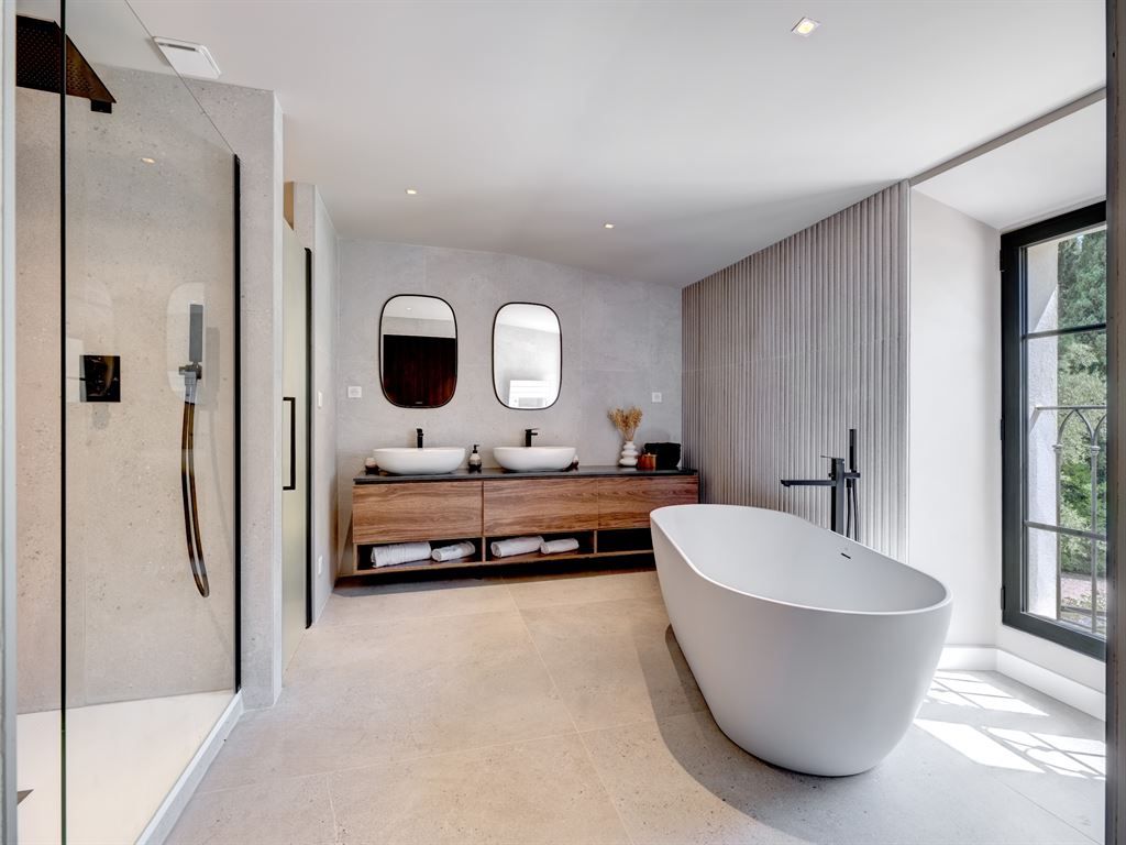 luxury provencale house 8 Rooms for sale on MOUGINS (06250)