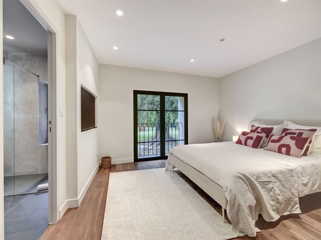 luxury provencale house 8 Rooms for sale on MOUGINS (06250)