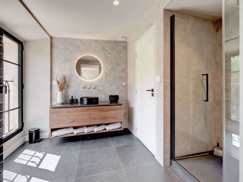 luxury provencale house 8 Rooms for sale on MOUGINS (06250)