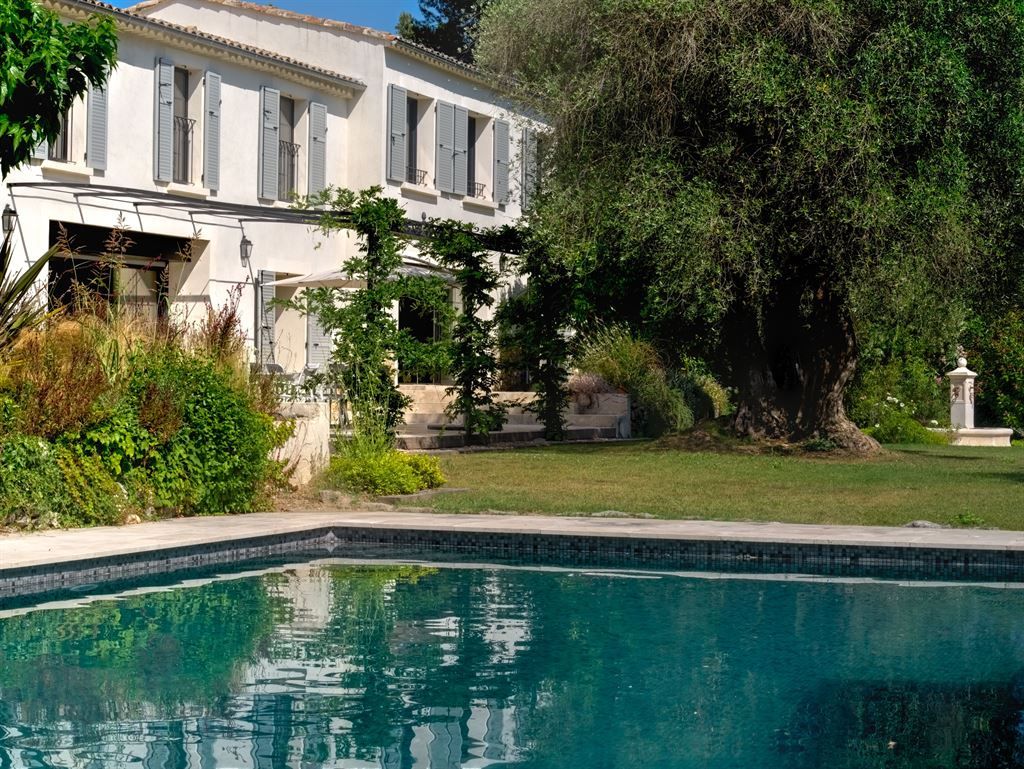 luxury provencale house 8 Rooms for sale on MOUGINS (06250)