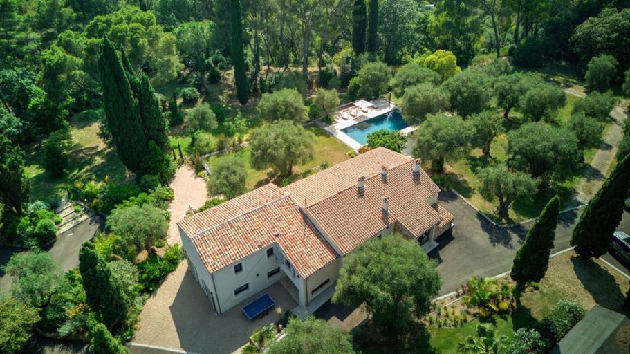 luxury provencale house 8 Rooms for sale on MOUGINS (06250)
