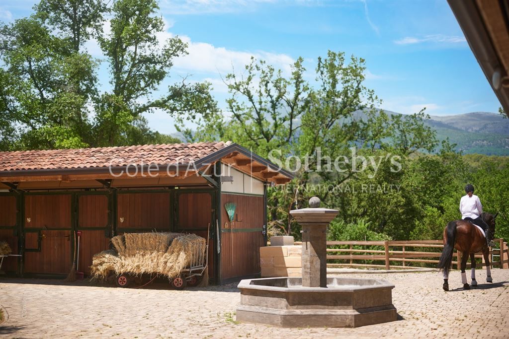equestrian property 14 Rooms for sale on ROQUEFORT LES PINS (06330)