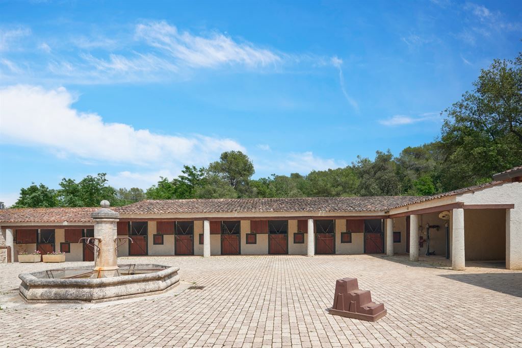 propriété équestre 14 Pièces en vente sur ROQUEFORT LES PINS (06330)