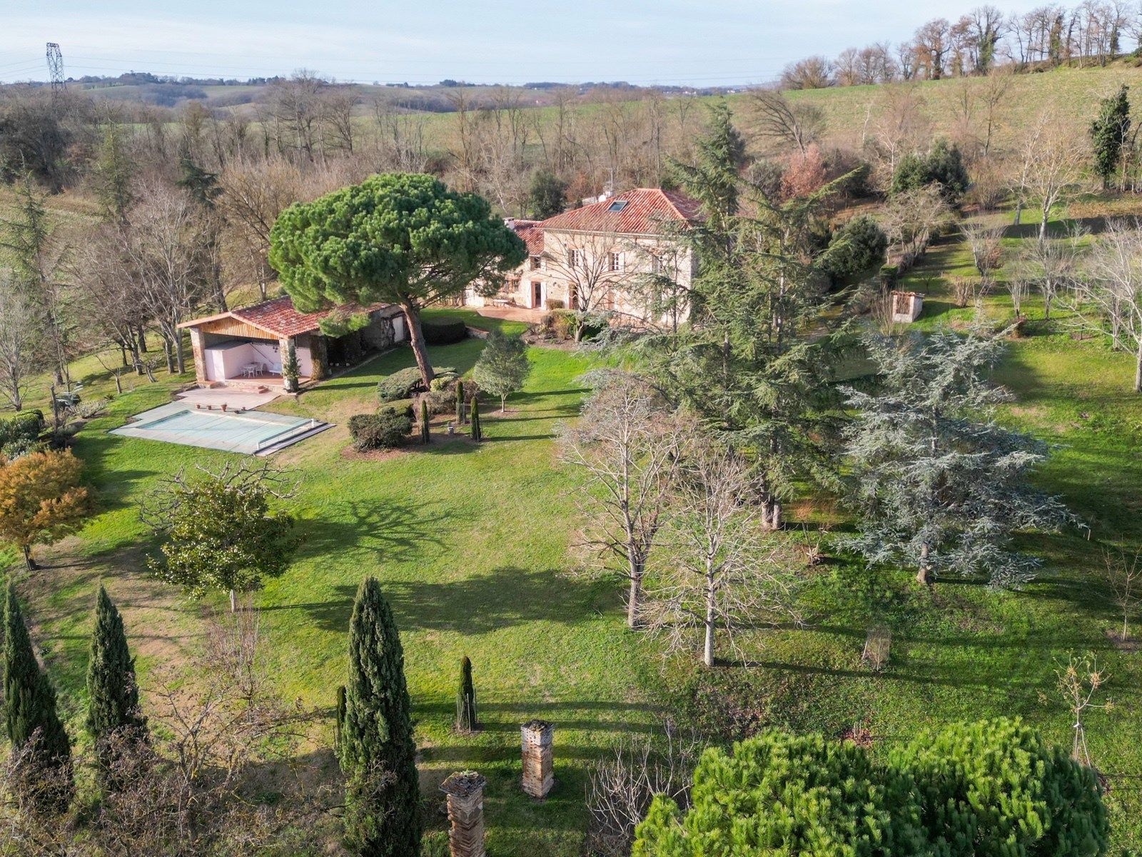 luxury house 12 Rooms for sale on LAVAUR (81500)