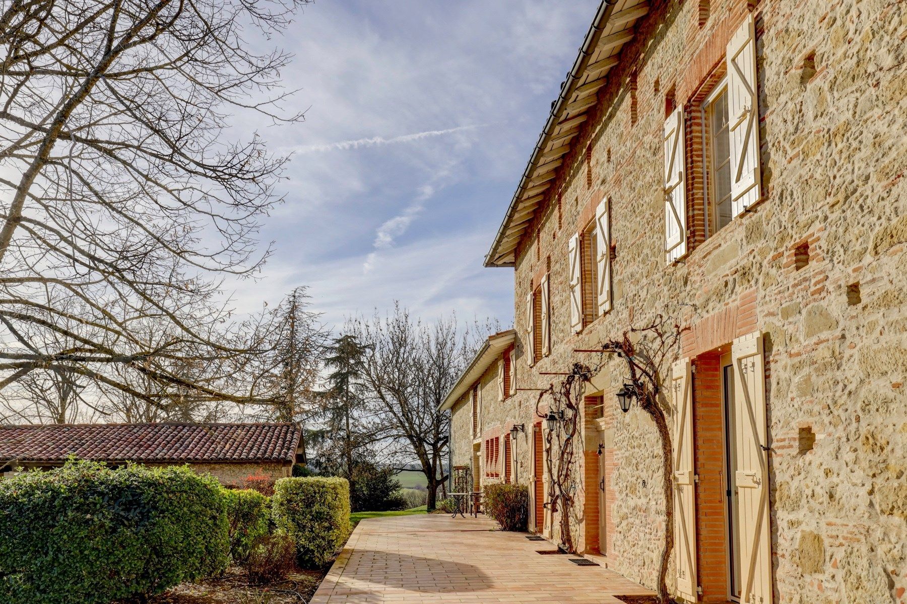 luxury house 12 Rooms for sale on LAVAUR (81500)