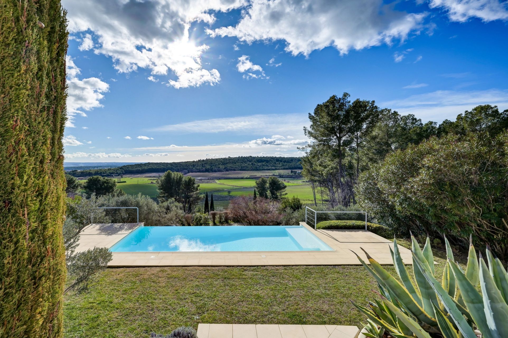 maison de luxe 7 Pièces en vente sur EGUILLES (13510)