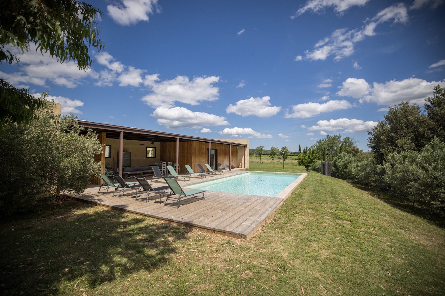 luxury property 8 Rooms for sale on UZES (30700)