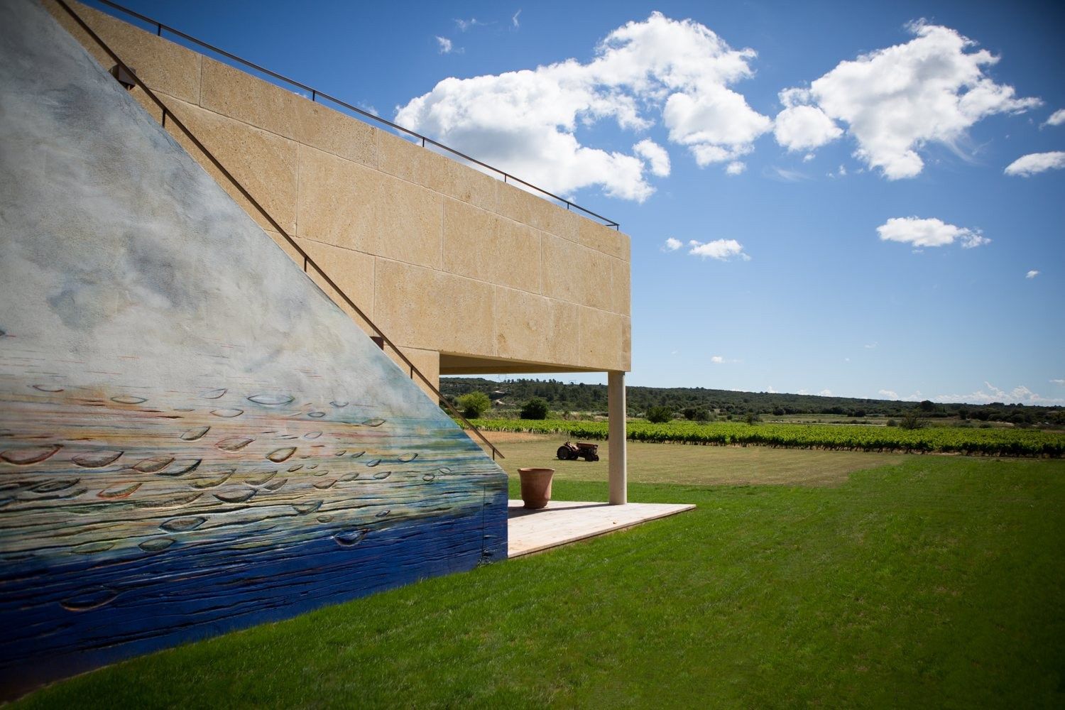 luxury property 8 Rooms for sale on UZES (30700)