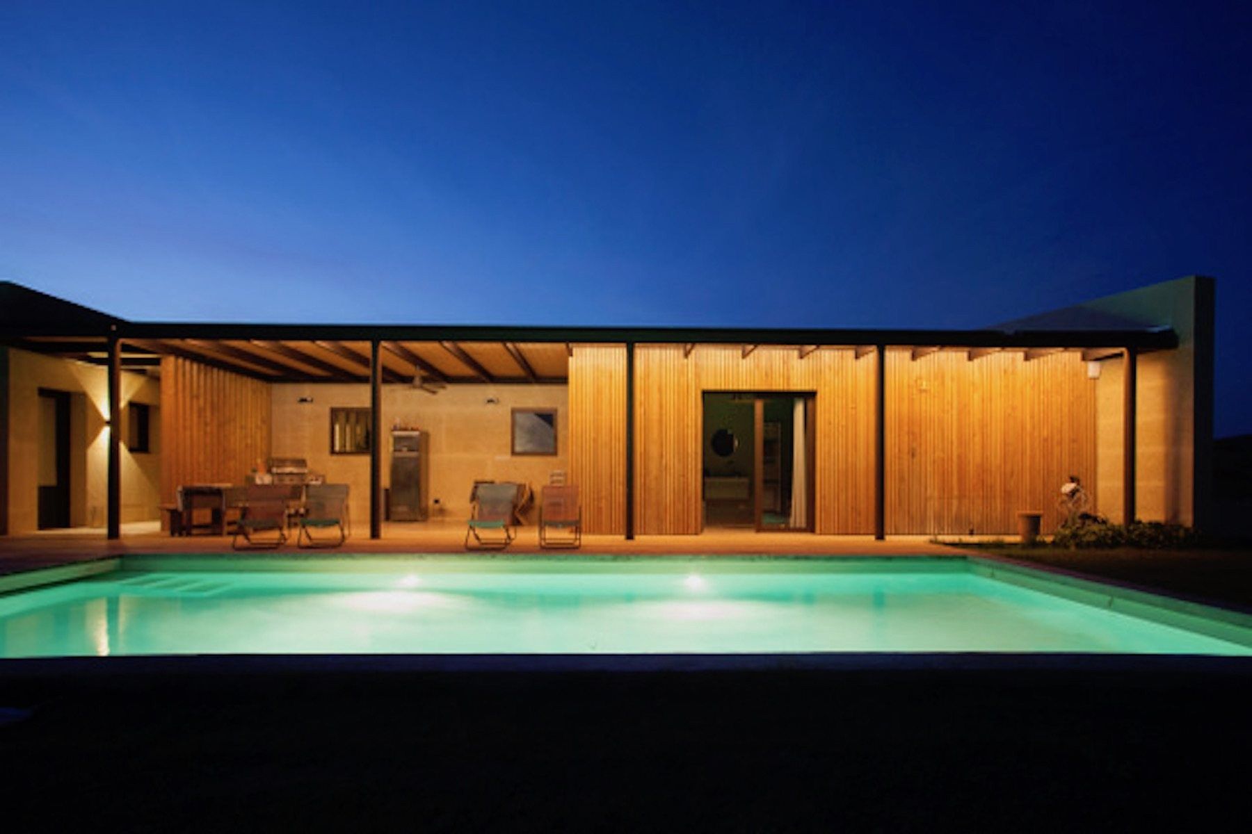 luxury property 8 Rooms for sale on UZES (30700)