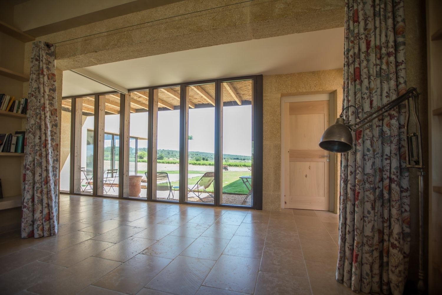 luxury property 8 Rooms for sale on UZES (30700)