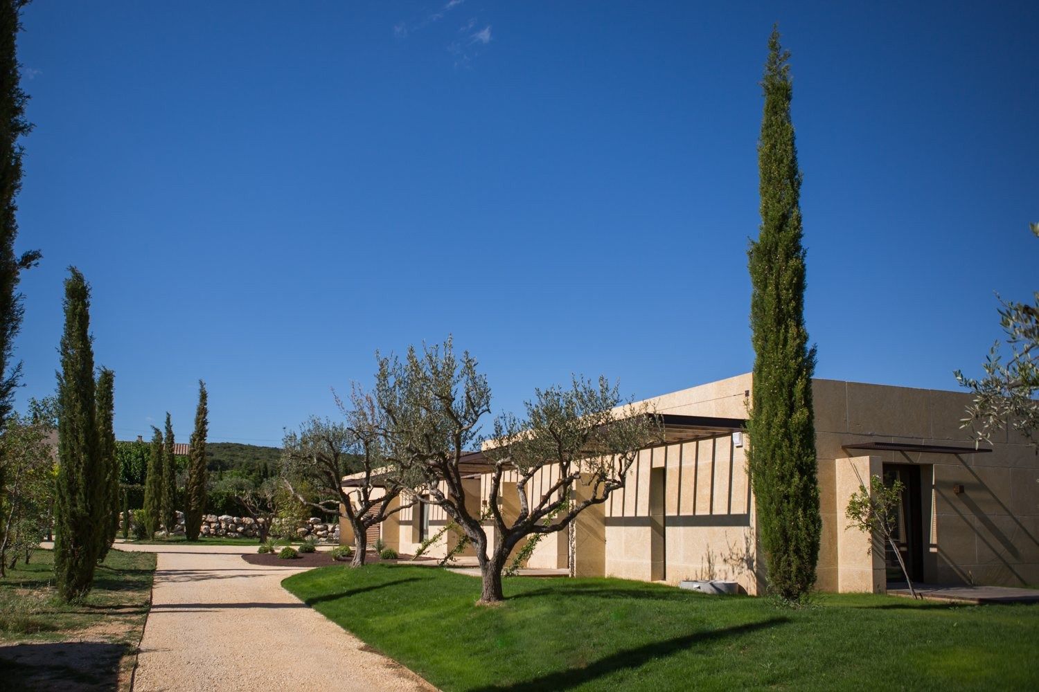 luxury property 8 Rooms for sale on UZES (30700)