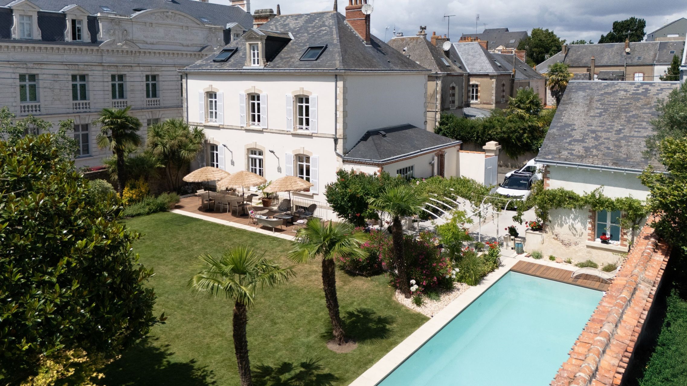 hôtel particulier 9 Pièces en vente sur LA ROCHE SUR YON (85000)