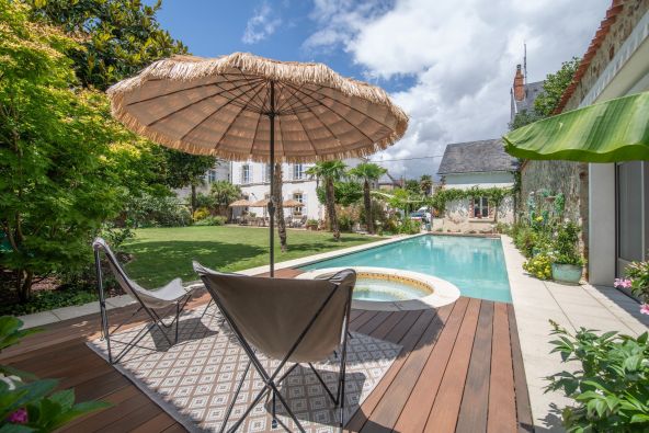 Sale Luxury house La Roche-sur-Yon 9&nbsp;Rooms 285&nbsp;m²