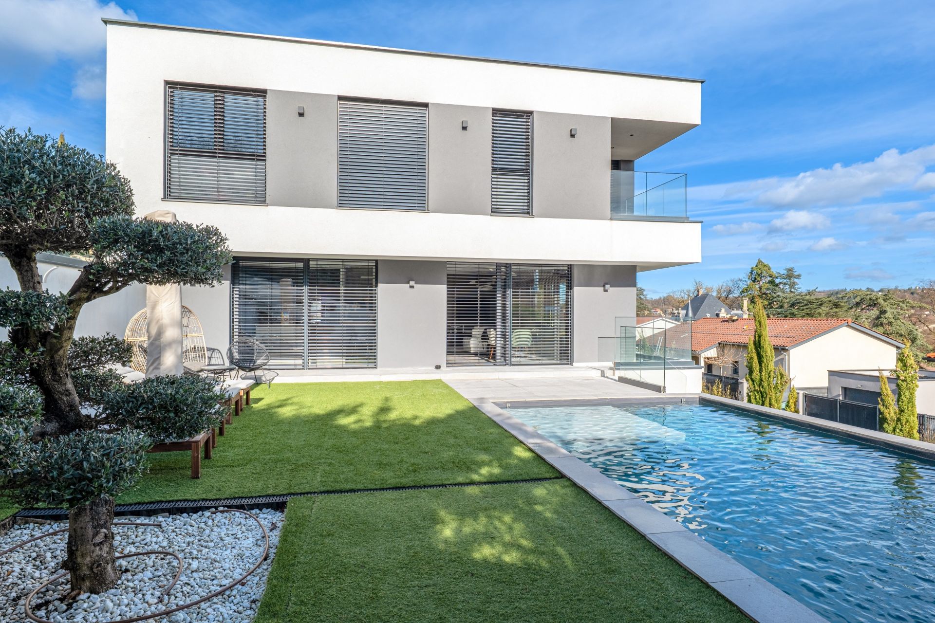 maison contemporaine 7 Pièces en vente sur ALBIGNY SUR SAONE (69250)