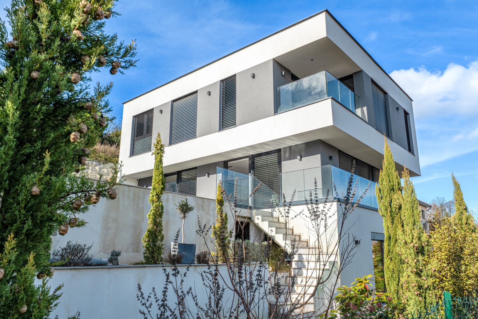 maison contemporaine 7 Pièces en vente sur ALBIGNY SUR SAONE (69250)