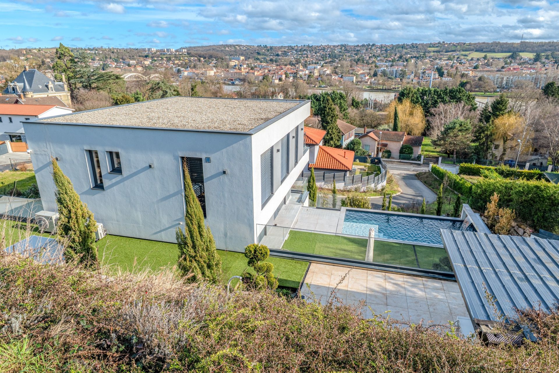 maison contemporaine 7 Pièces en vente sur ALBIGNY SUR SAONE (69250)