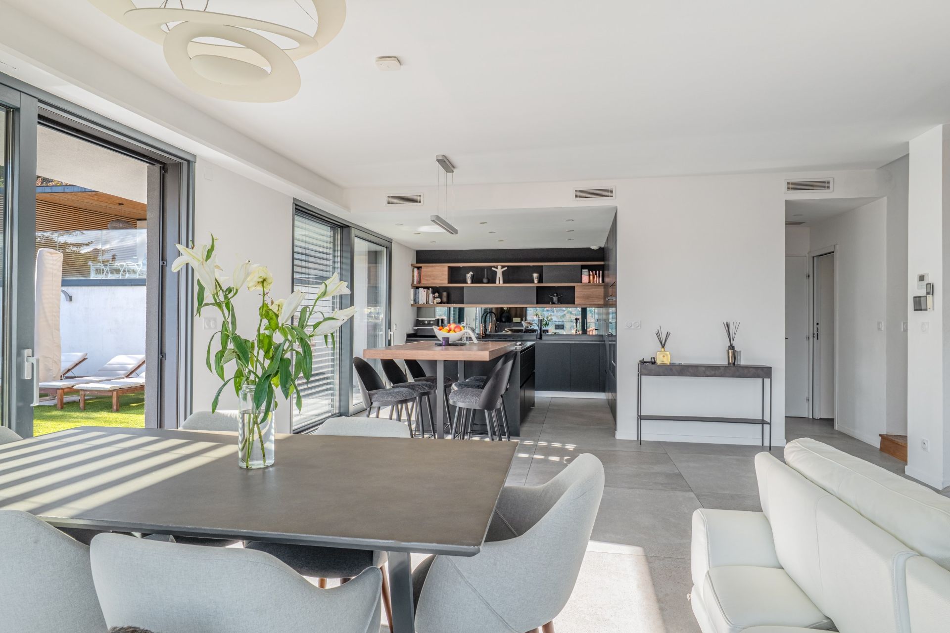 maison contemporaine 7 Pièces en vente sur ALBIGNY SUR SAONE (69250)