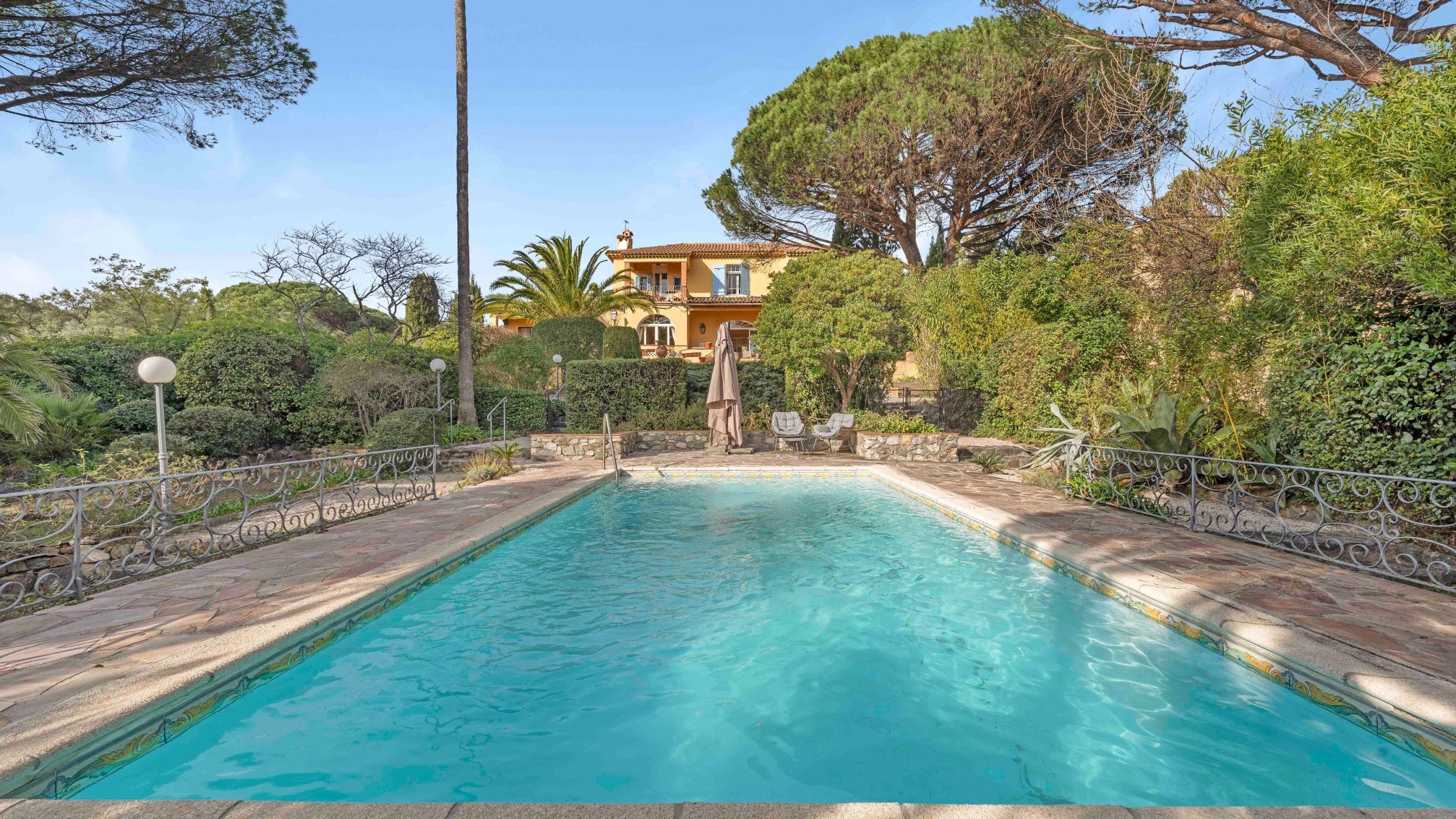 maison de maître 14 Pièces en vente sur STE MAXIME (83120)