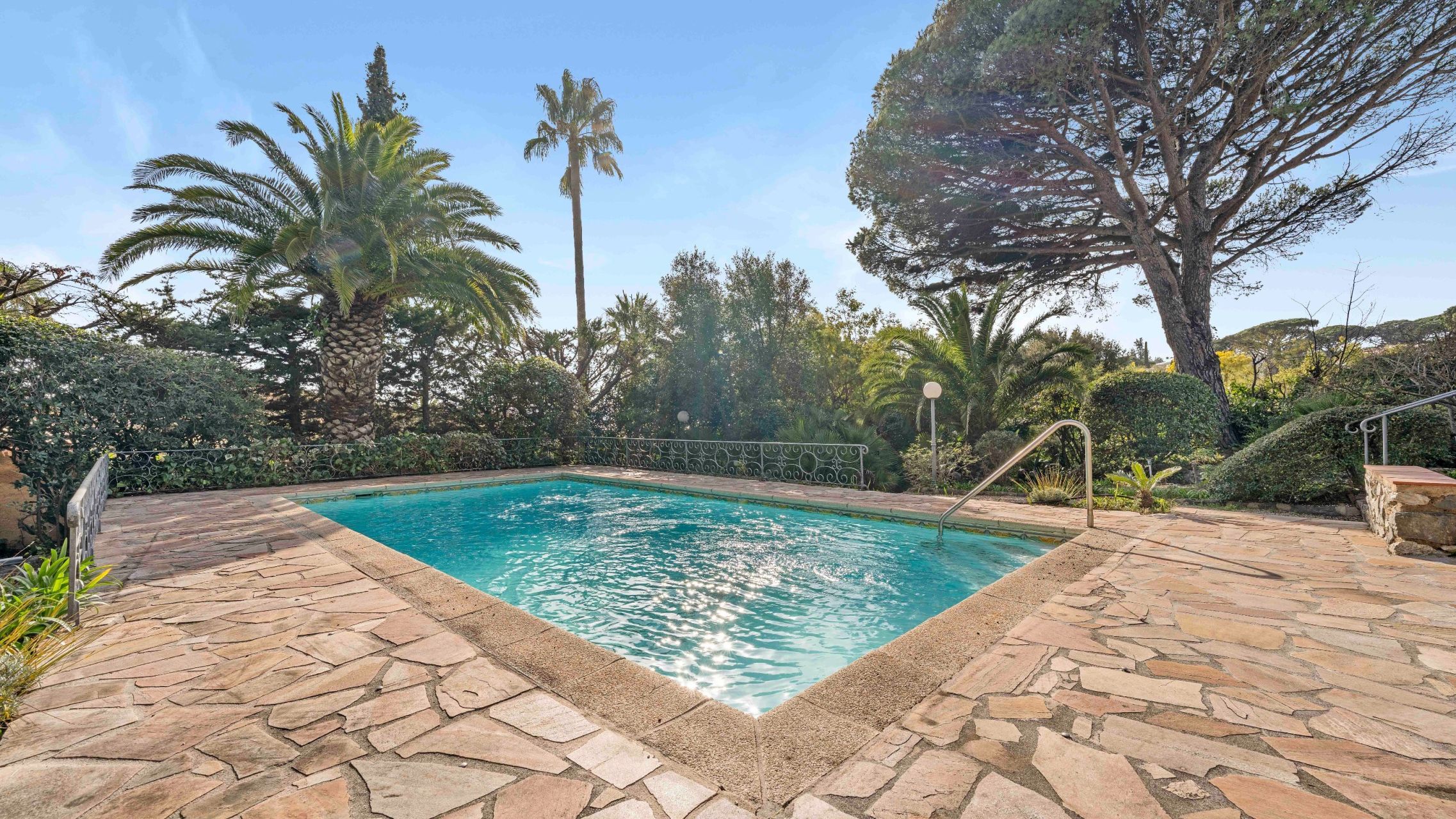 maison de maître 14 Pièces en vente sur STE MAXIME (83120)