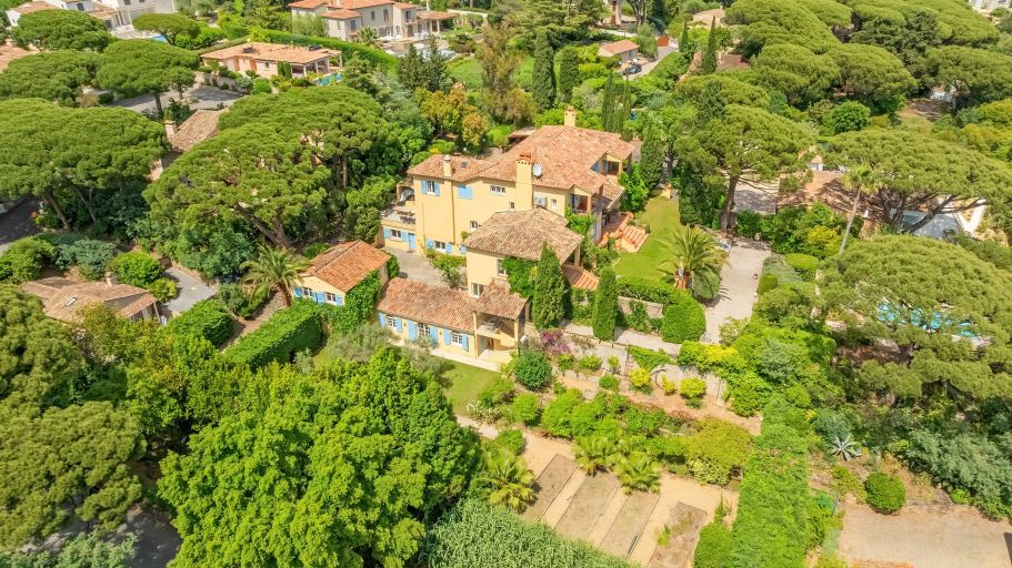 maison de maître 14 Pièces en vente sur STE MAXIME (83120)