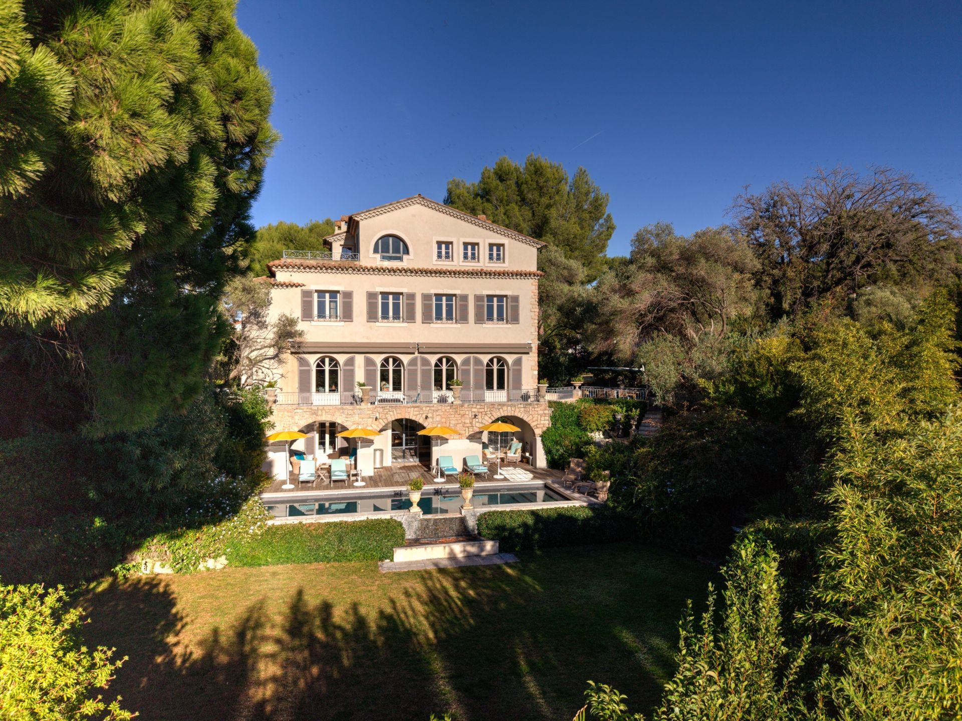 villa de luxe 5 Pièces en vente sur CAP D ANTIBES (06160)