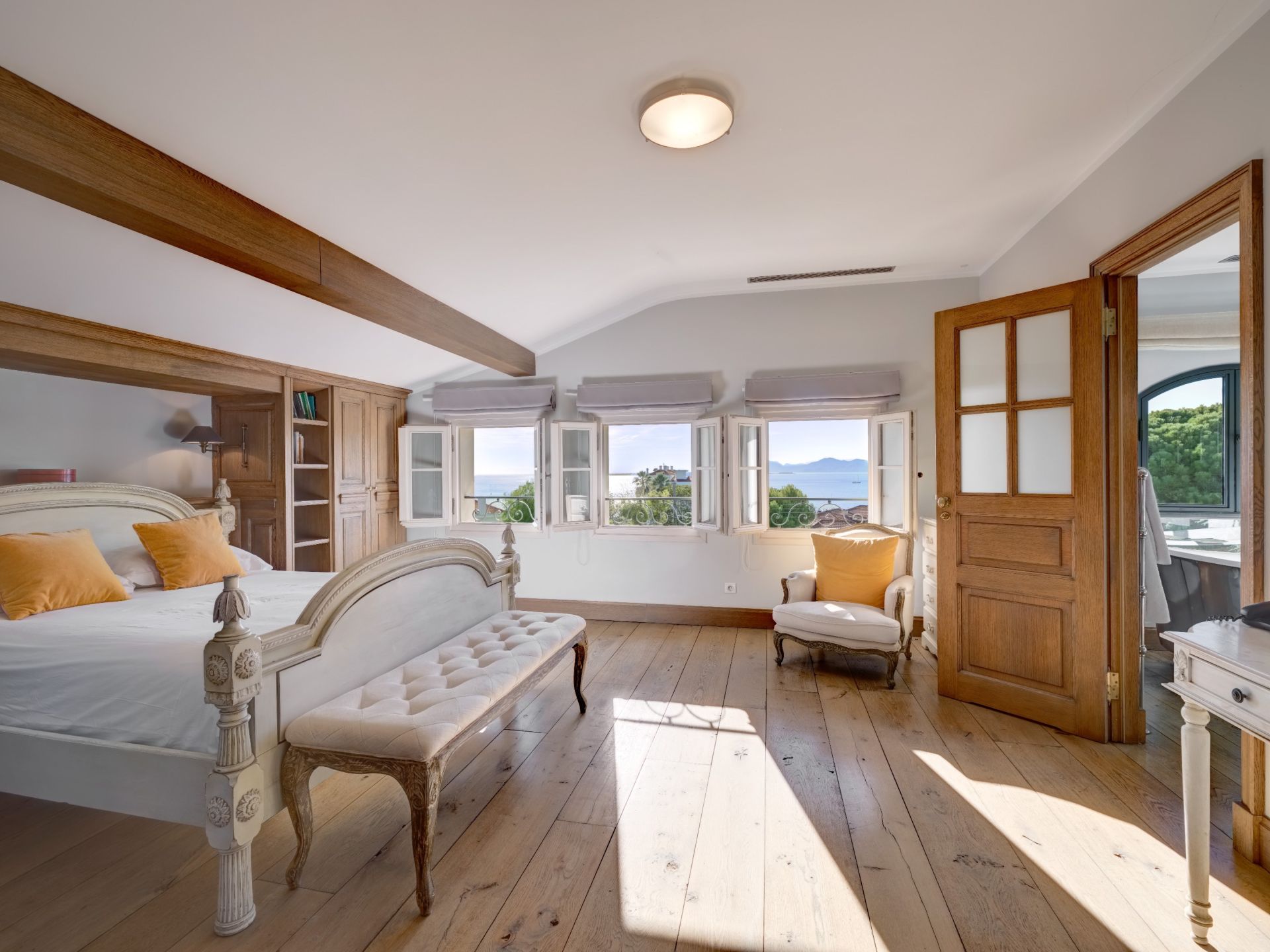 luxury villa 5 Rooms for sale on CAP D ANTIBES (06160)