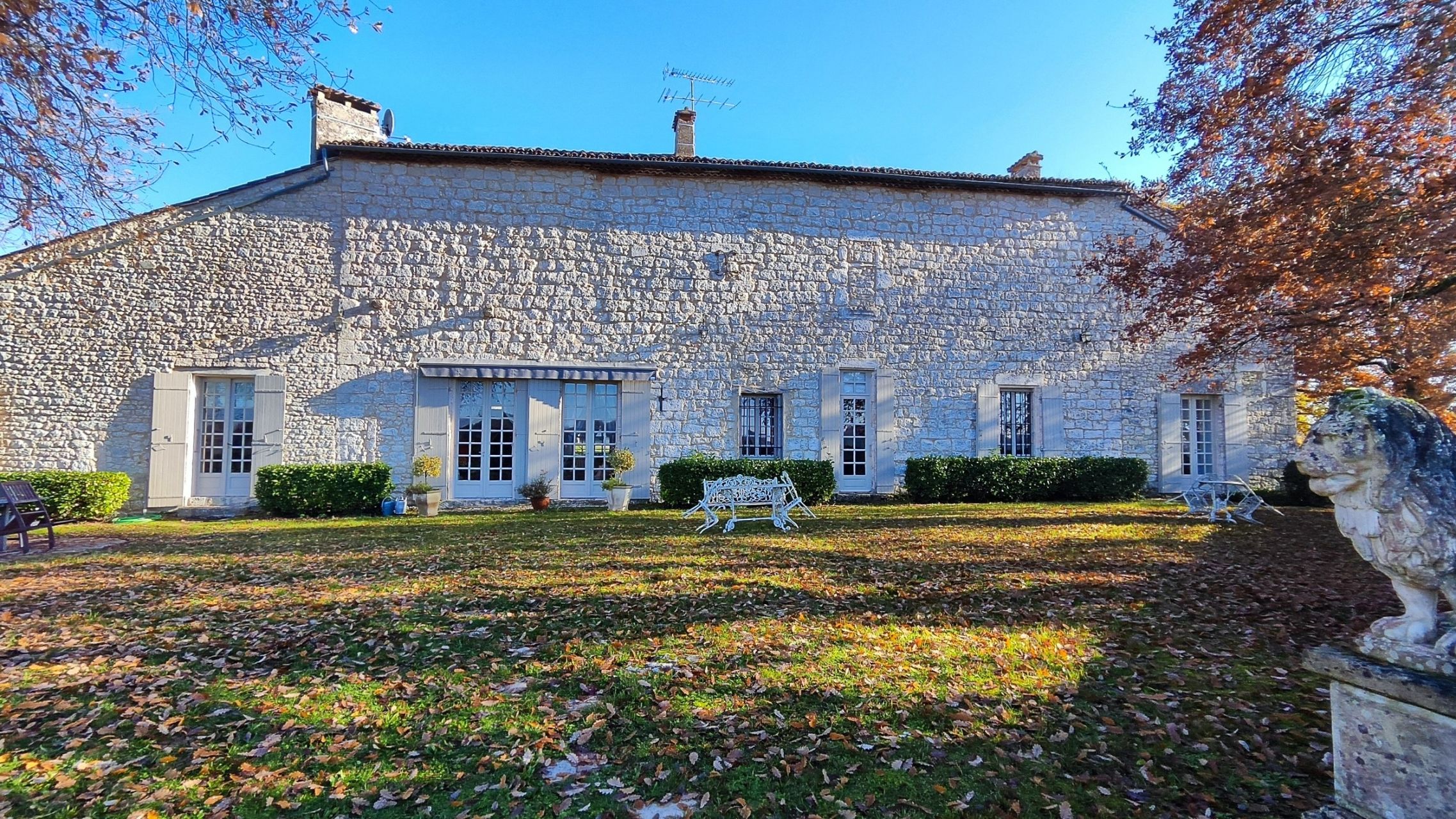 maison de luxe 11 Pièces en vente sur DURAS (47120)