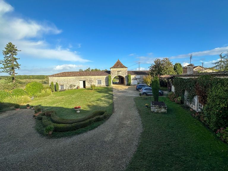 maison de luxe 11 Pièces en vente sur DURAS (47120)