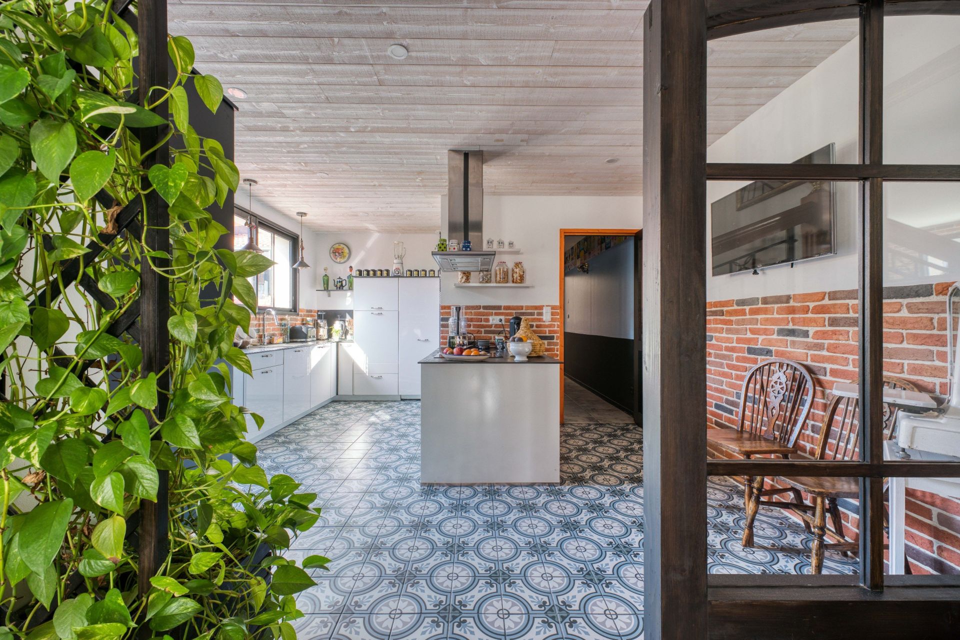 luxury traditional house 5 Rooms for sale on CHATELAILLON PLAGE (17340)