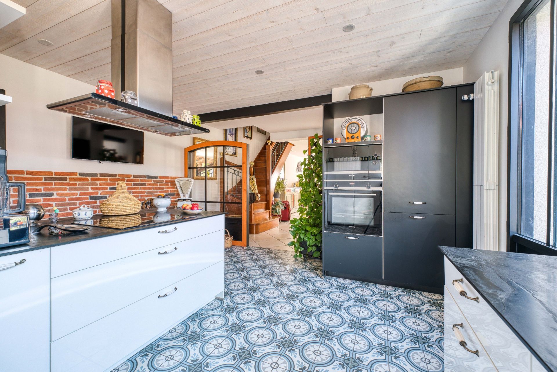 luxury traditional house 5 Rooms for sale on CHATELAILLON PLAGE (17340)