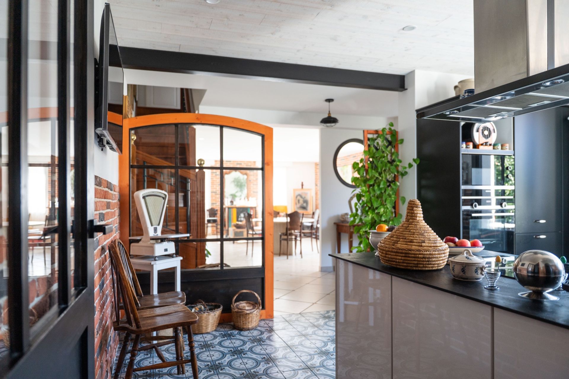 luxury traditional house 5 Rooms for sale on CHATELAILLON PLAGE (17340)