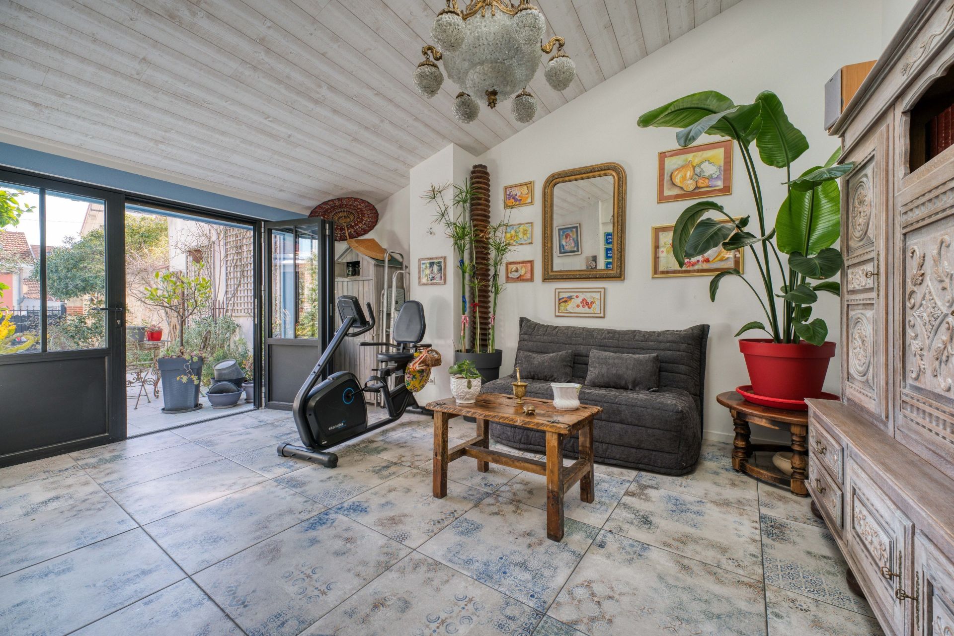 luxury traditional house 5 Rooms for sale on CHATELAILLON PLAGE (17340)