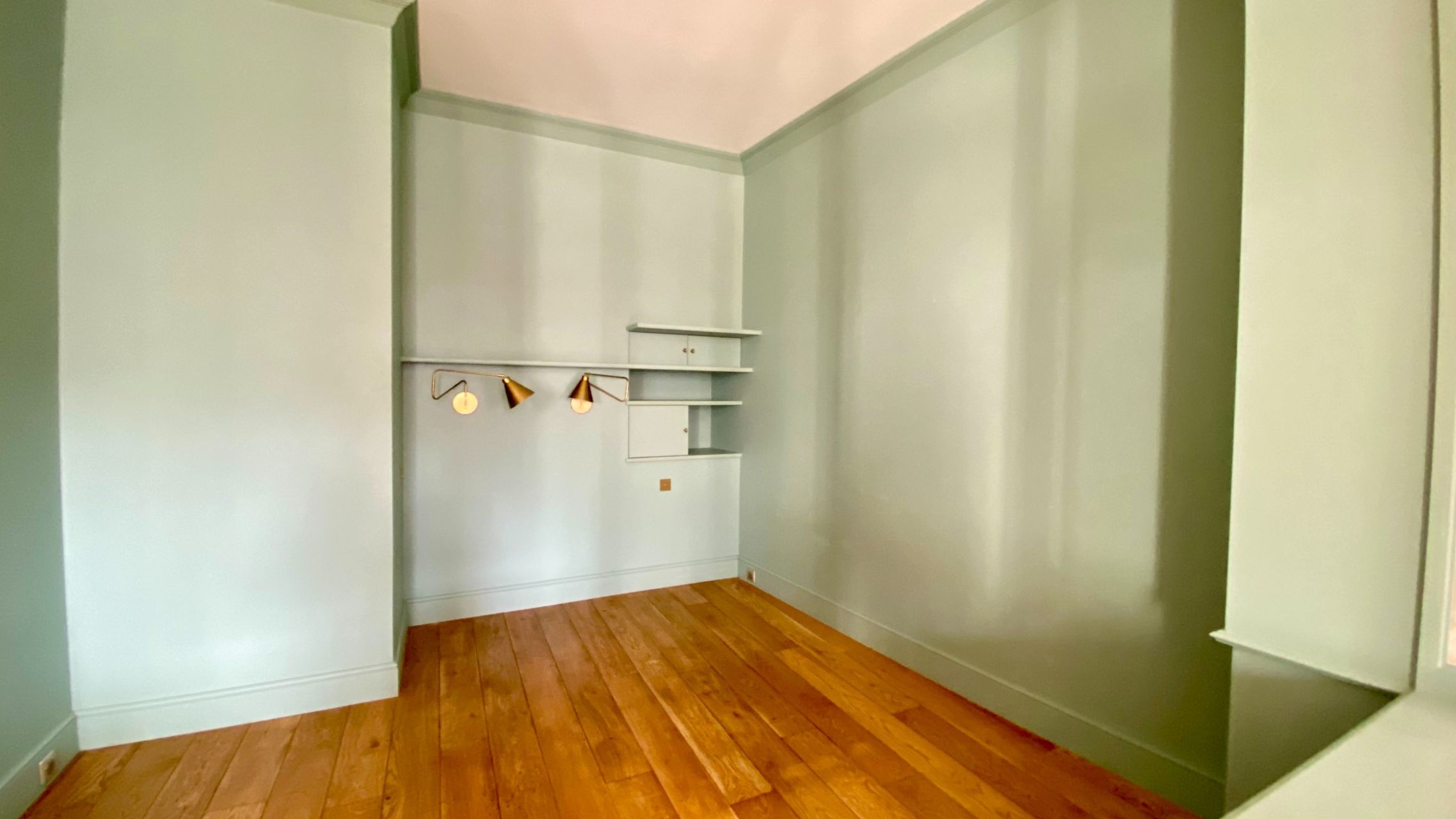luxury apartment 3 Rooms for sale on VANNES (56000)