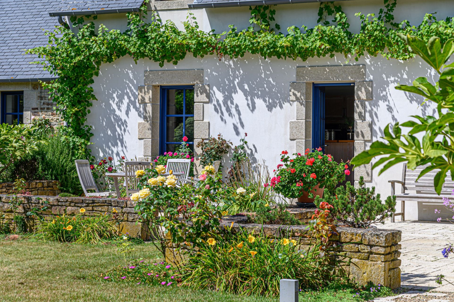 luxury house 9 Rooms for sale on PLONEOUR LANVERN (29720)