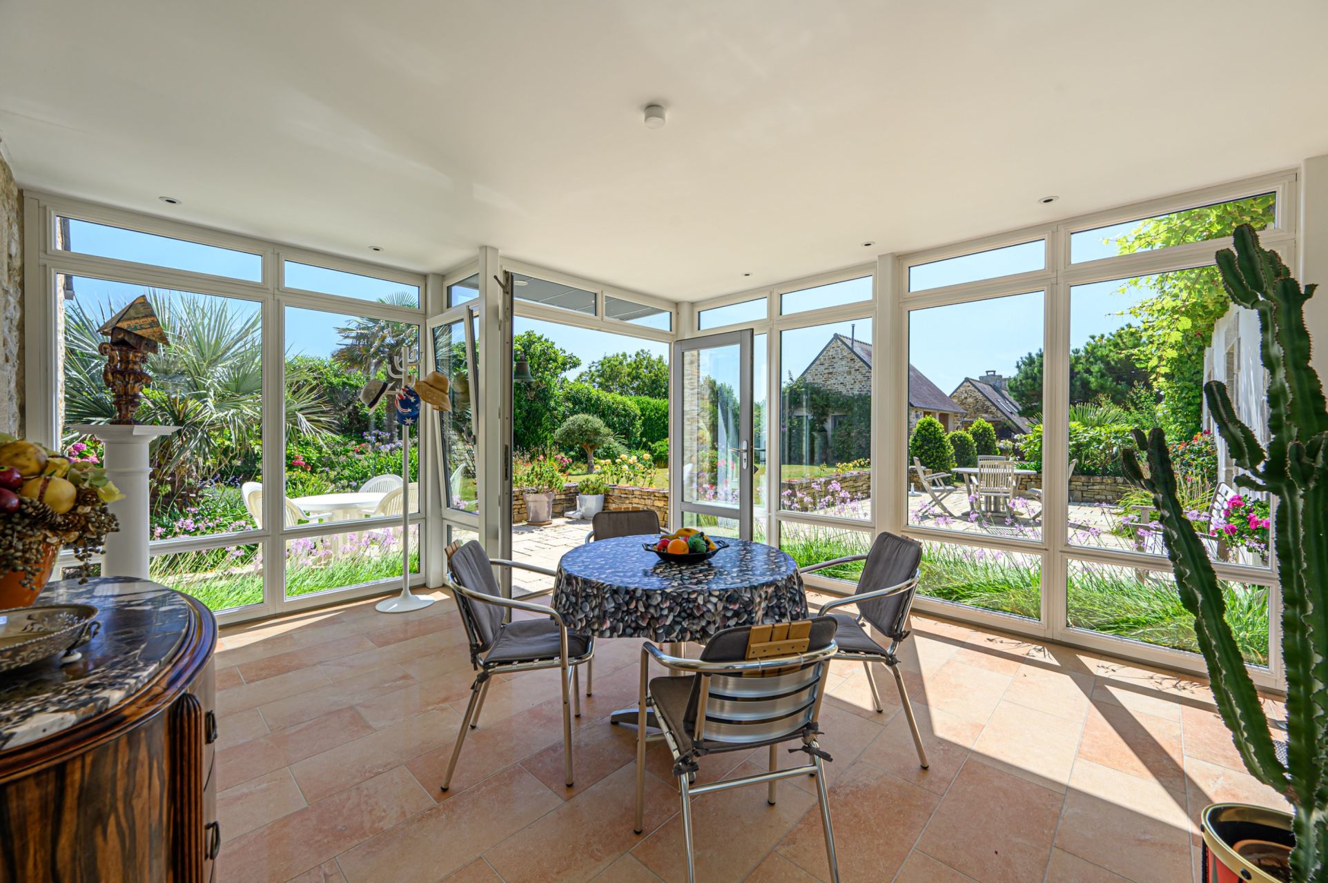 luxury house 9 Rooms for sale on PLONEOUR LANVERN (29720)