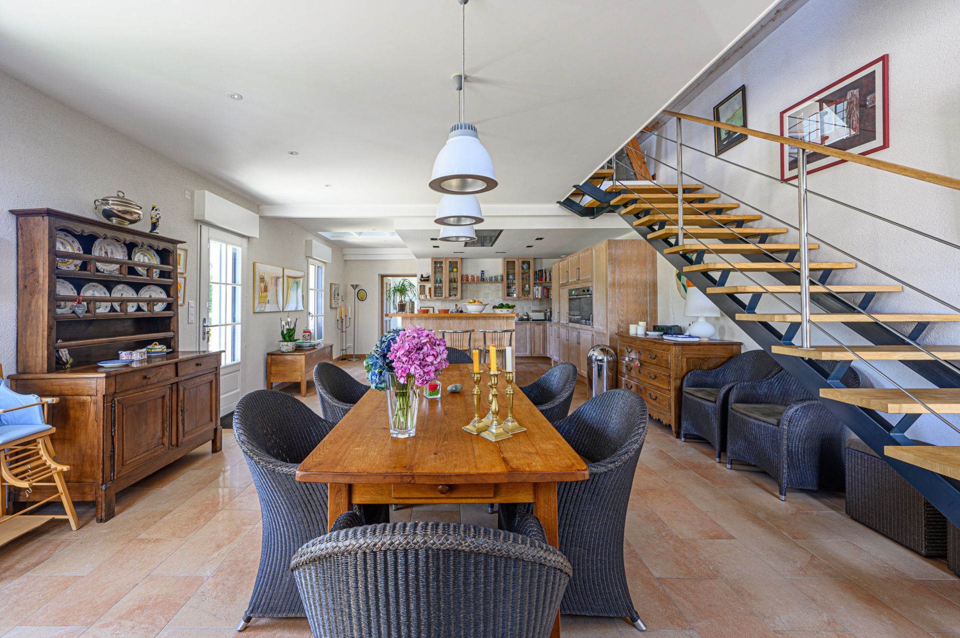 luxury house 9 Rooms for sale on PLONEOUR LANVERN (29720)