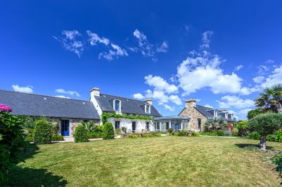 Sale Luxury house Plonéour-Lanvern 9&nbsp;Rooms 530&nbsp;m²