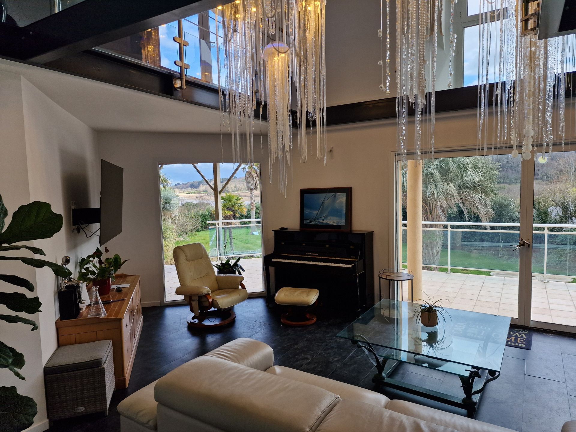 luxury villa 10 Rooms for sale on LOGUIVY DE LA MER (22620)