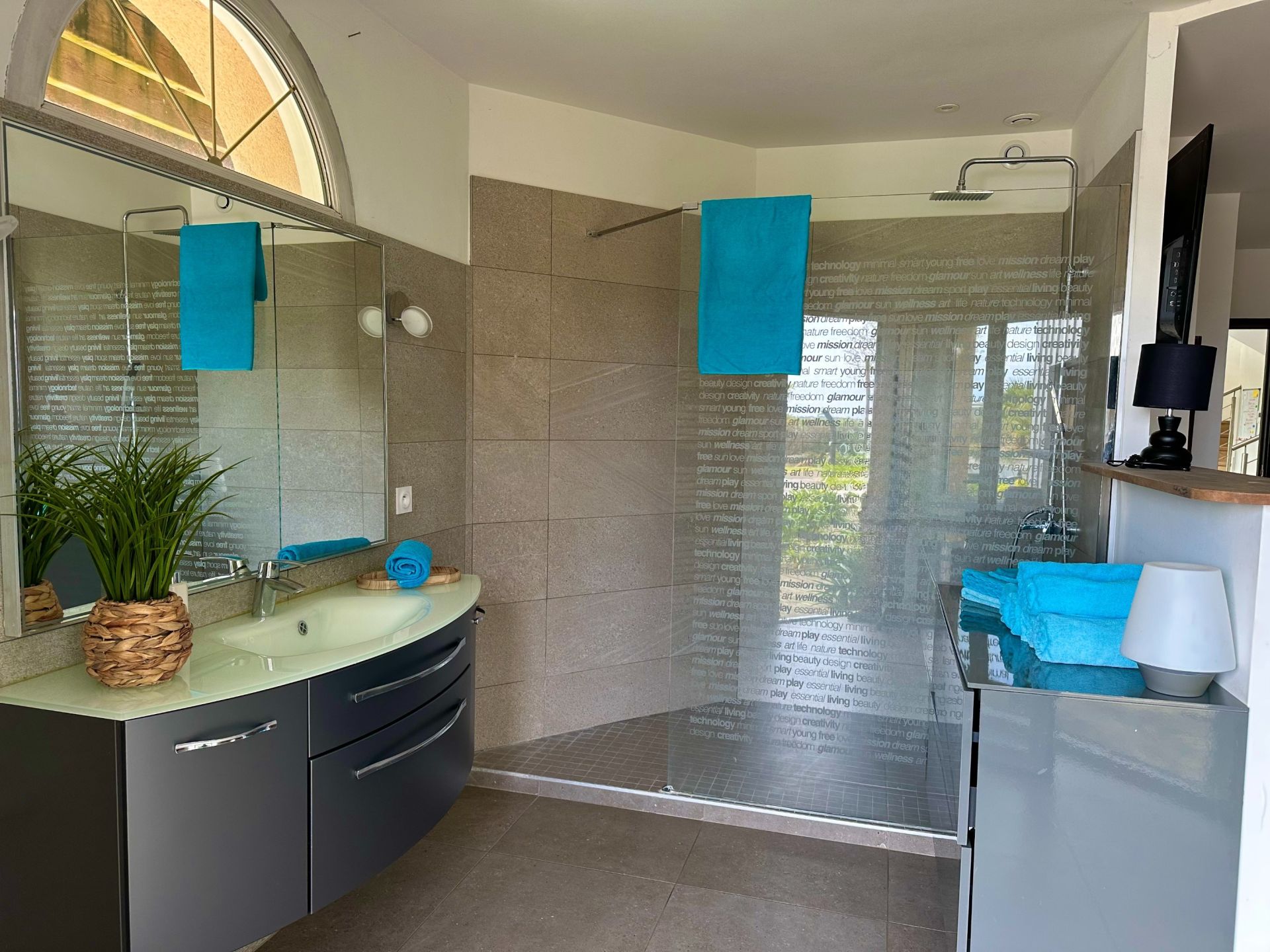 luxury villa 10 Rooms for sale on LOGUIVY DE LA MER (22620)