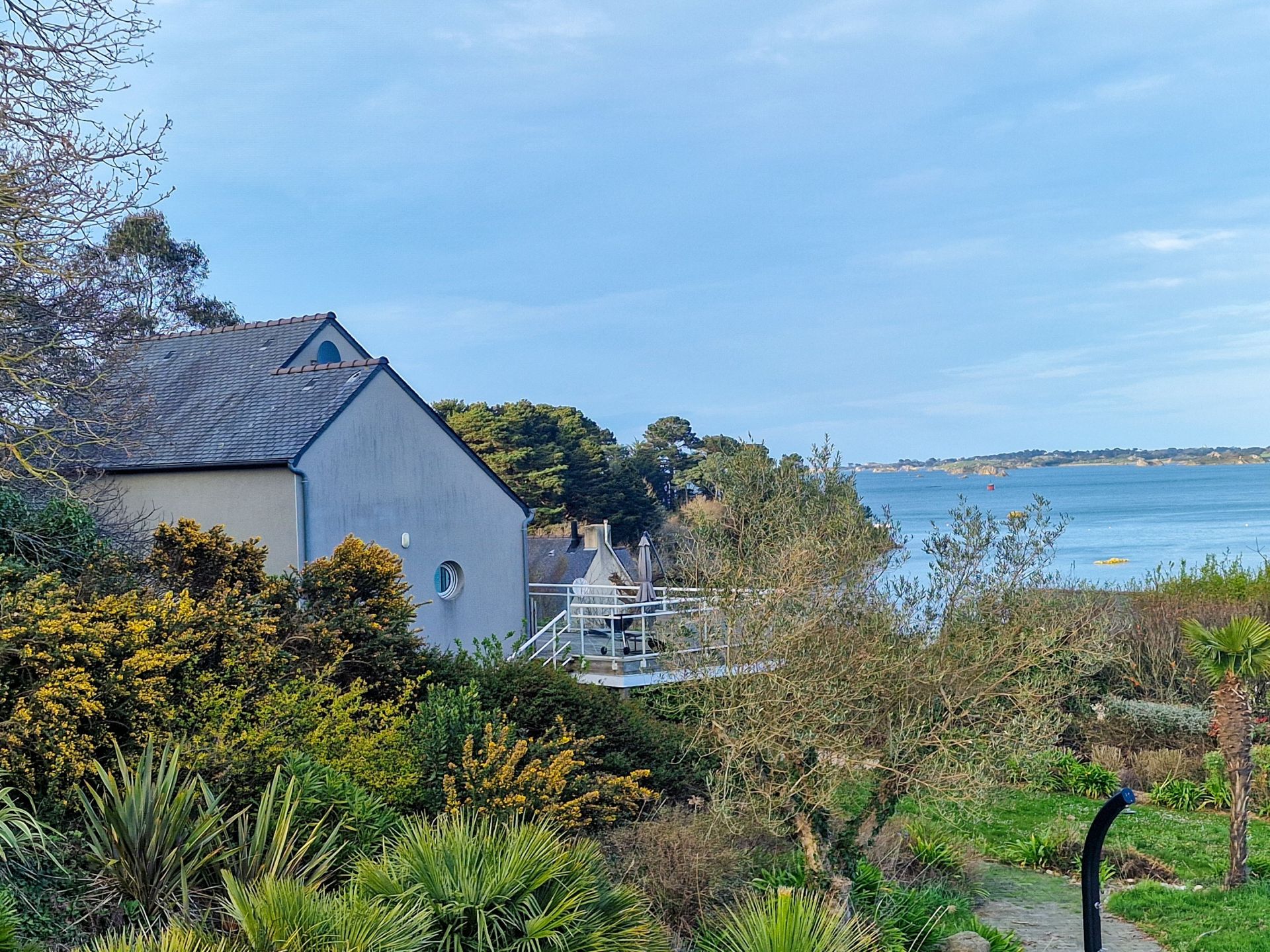 luxury villa 10 Rooms for sale on LOGUIVY DE LA MER (22620)