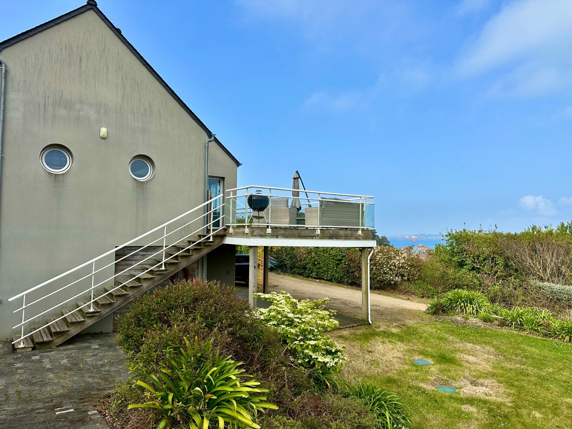 luxury villa 10 Rooms for sale on LOGUIVY DE LA MER (22620)