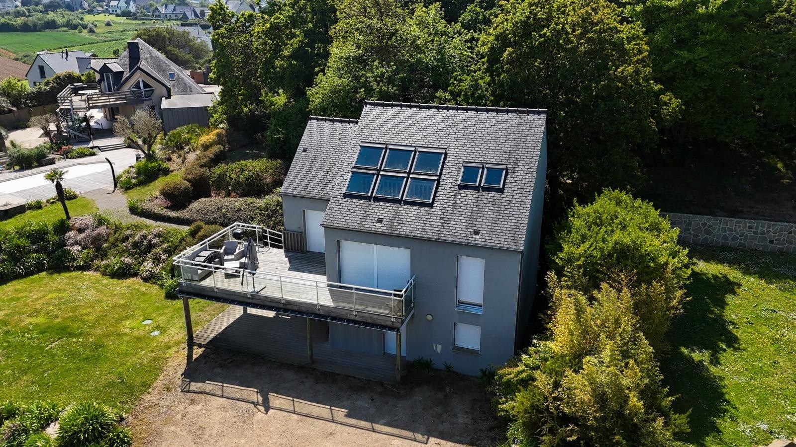 luxury villa 10 Rooms for sale on LOGUIVY DE LA MER (22620)