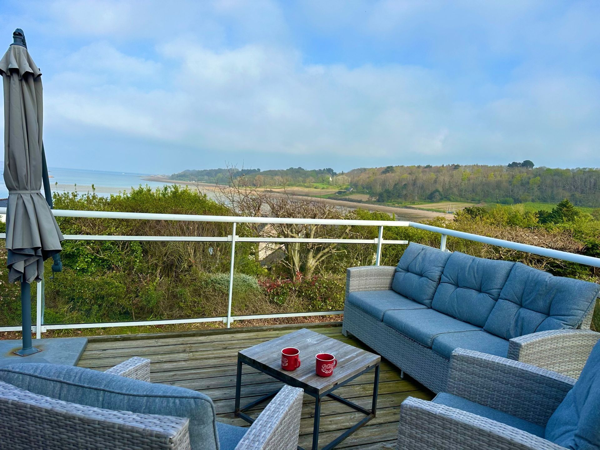 luxury villa 10 Rooms for sale on LOGUIVY DE LA MER (22620)