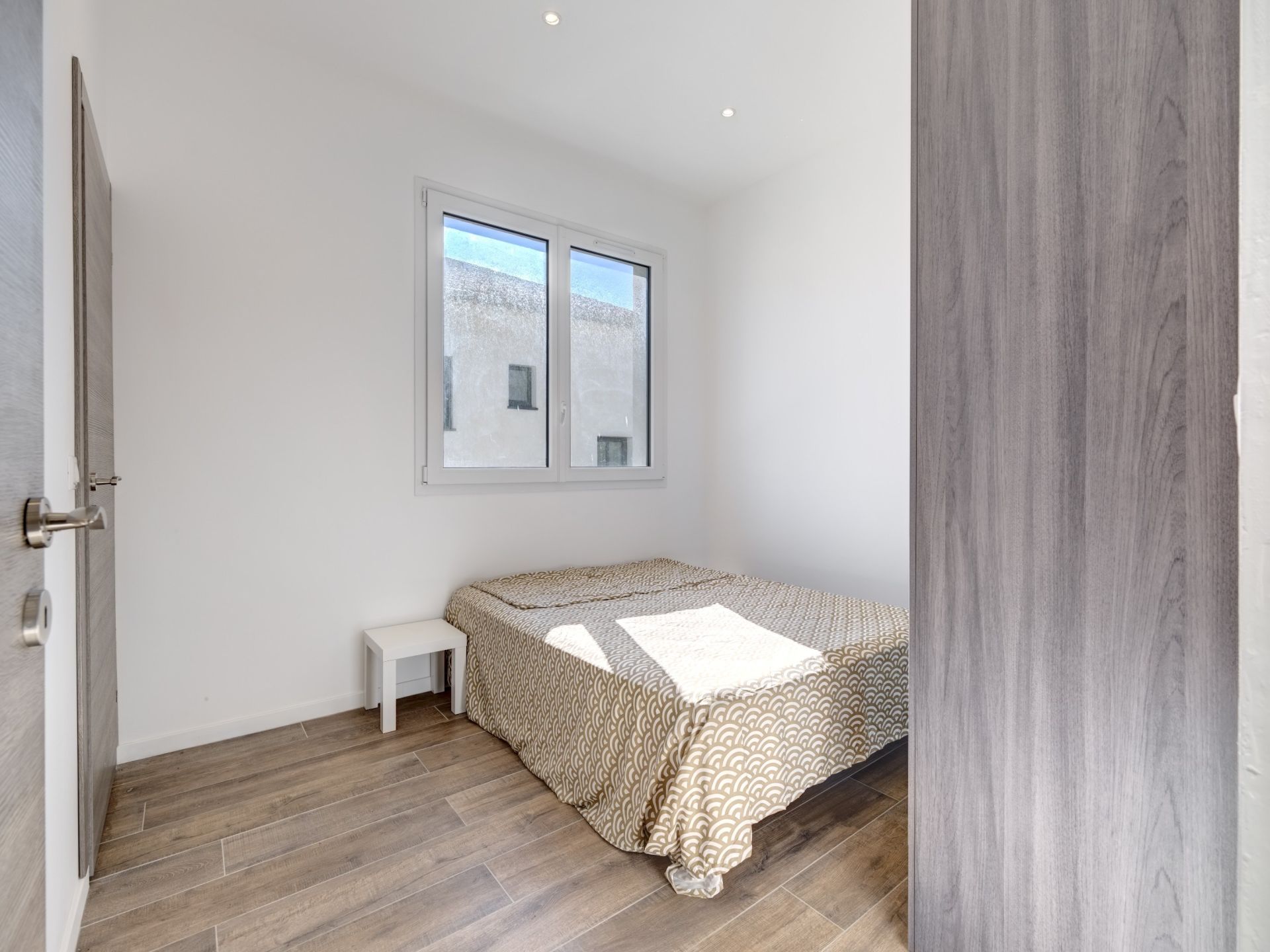 luxury villa 6 Rooms for sale on CANNES (06400)