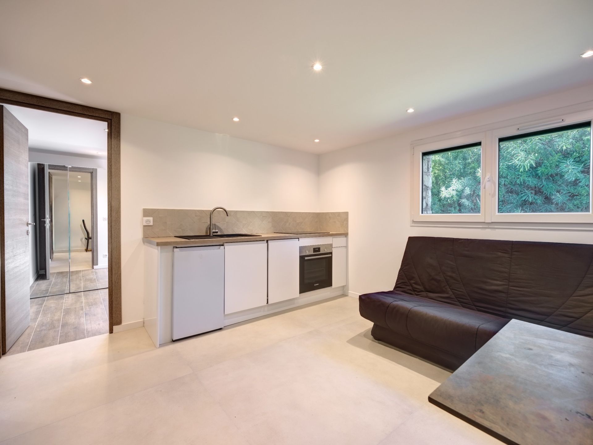 luxury villa 6 Rooms for sale on CANNES (06400)