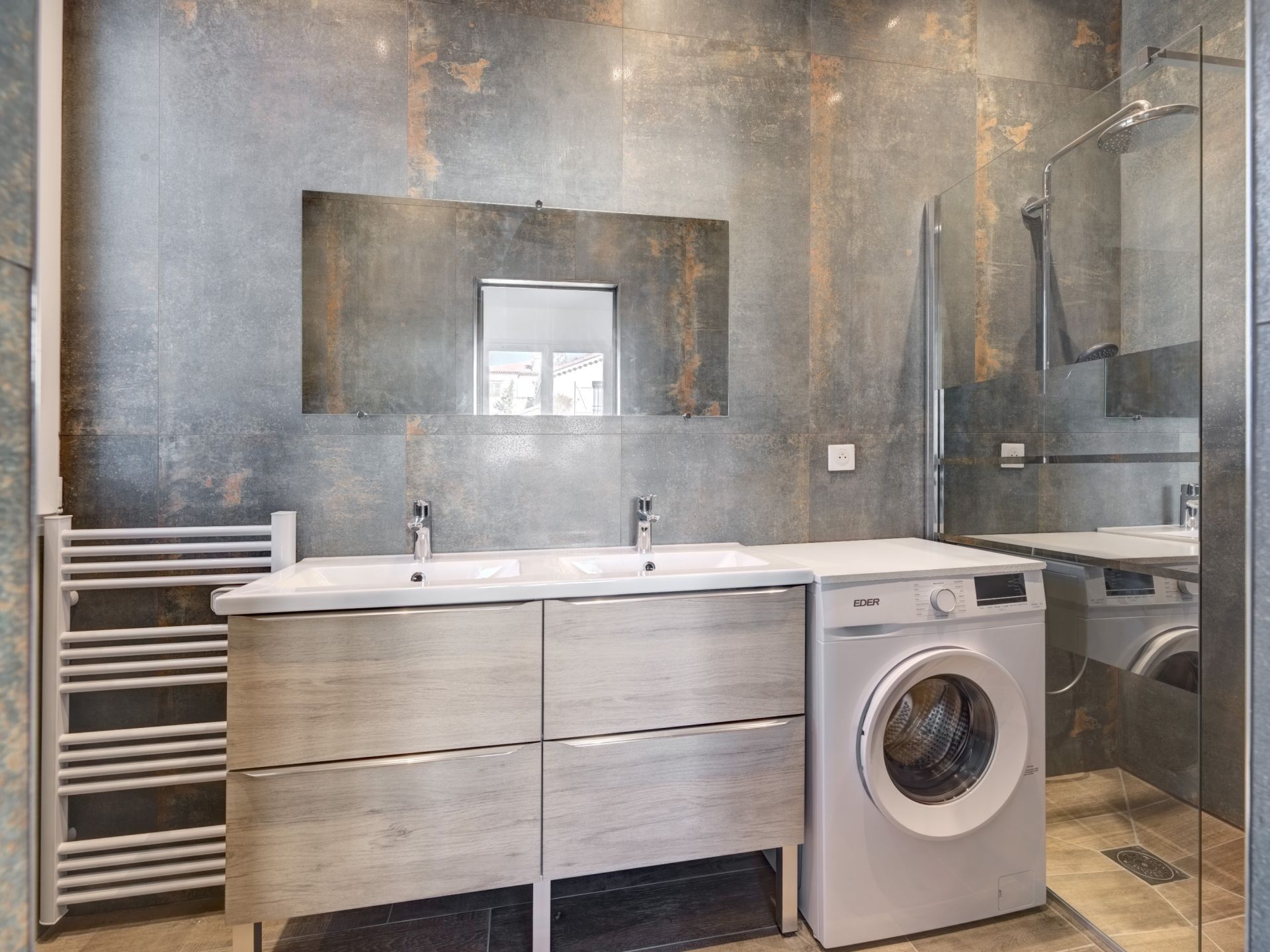 luxury villa 6 Rooms for sale on CANNES (06400)