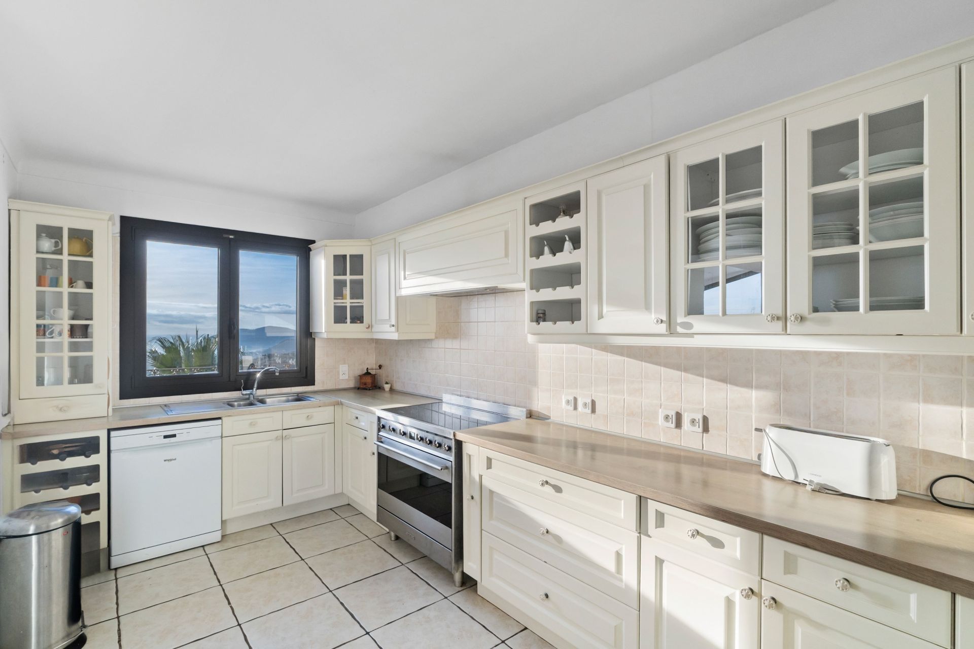 luxury villa 8 Rooms for sale on MANDELIEU LA NAPOULE (06210)